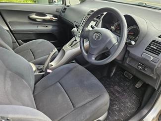 2007 Toyota Auris - Thumbnail