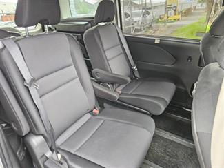 2021 Nissan Serena - Thumbnail