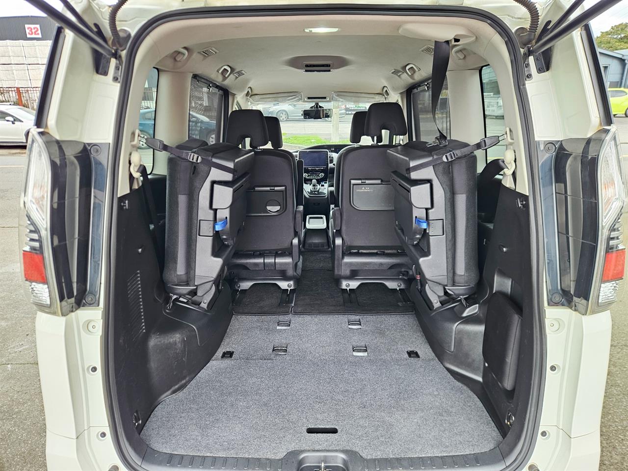 2021 Nissan Serena