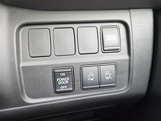 2021 Nissan Serena - Thumbnail