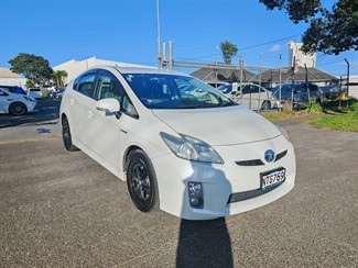 2010 Toyota Prius - Thumbnail