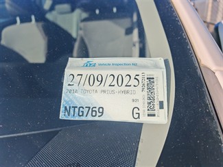 2010 Toyota Prius - Thumbnail