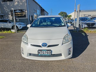 2010 Toyota Prius - Thumbnail