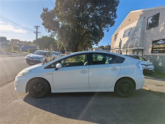 2010 Toyota Prius - Thumbnail