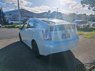 2010 Toyota Prius - Thumbnail