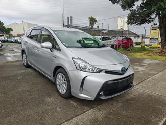 2019 Toyota Prius - Thumbnail