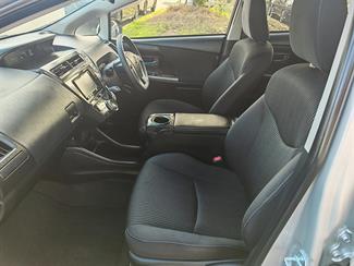 2019 Toyota Prius - Thumbnail
