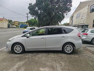 2019 Toyota Prius - Thumbnail