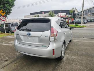2019 Toyota Prius - Thumbnail