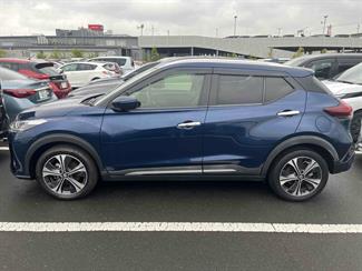 2020 Nissan KICKS - Thumbnail