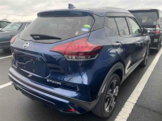 2020 Nissan KICKS - Thumbnail