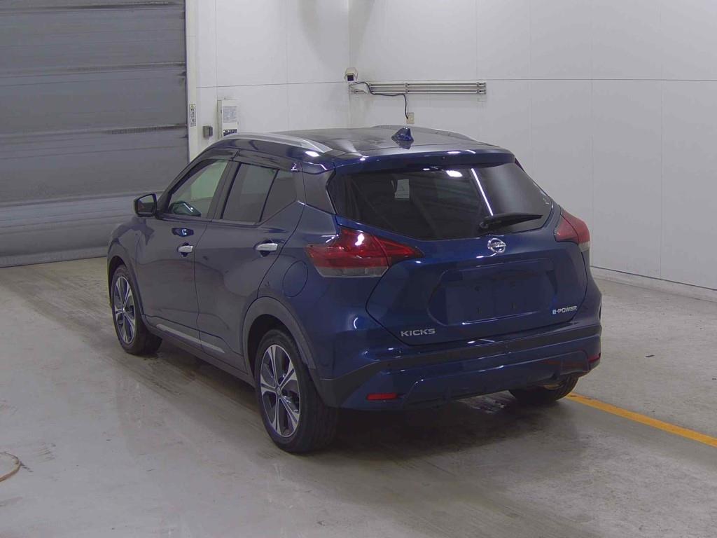 2020 Nissan KICKS