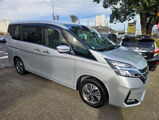 2021 Nissan Serena - Thumbnail
