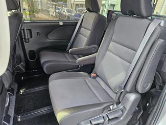 2021 Nissan Serena - Thumbnail