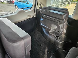 2021 Nissan Serena - Thumbnail