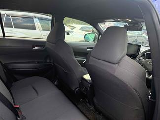 2022 Toyota Corolla Cross - Thumbnail