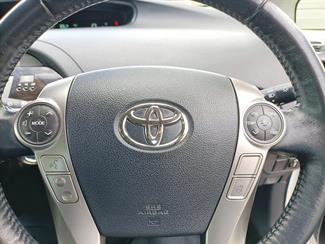 2015 Toyota Prius - Thumbnail