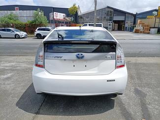 2015 Toyota Prius - Thumbnail