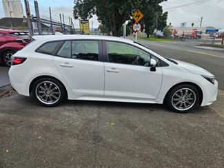 2023 Toyota Corolla - Thumbnail