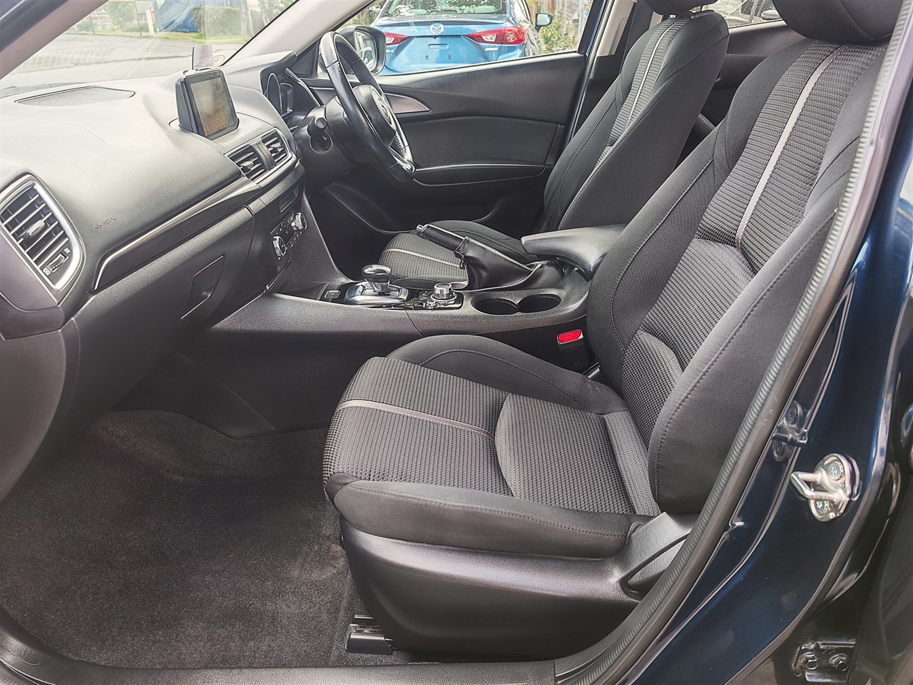 2016 Mazda Axela