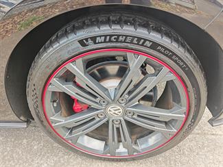 2018 Volkswagen Golf - Thumbnail