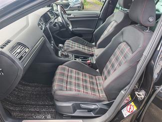 2018 Volkswagen Golf - Thumbnail