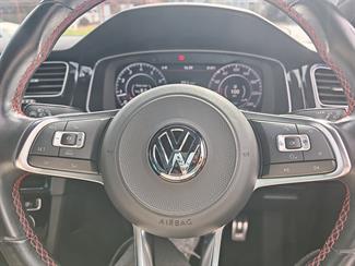 2018 Volkswagen Golf - Thumbnail
