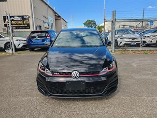 2018 Volkswagen Golf - Thumbnail
