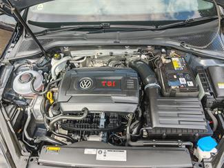 2018 Volkswagen Golf - Thumbnail