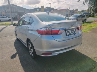 2016 Honda Grace - Thumbnail