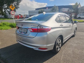 2016 Honda Grace - Thumbnail