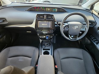 2021 Toyota Prius - Thumbnail