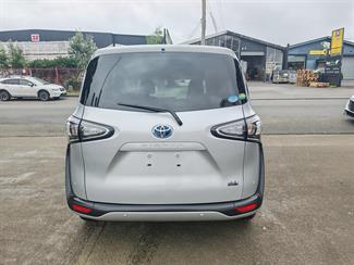 2020 Toyota Sienta - Thumbnail