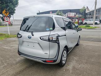 2020 Toyota Sienta - Thumbnail