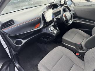 2020 Toyota Sienta - Thumbnail