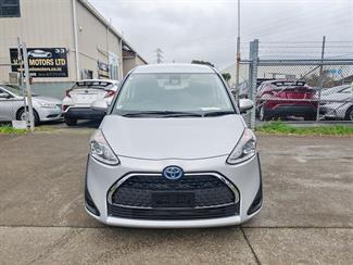 2020 Toyota Sienta - Thumbnail