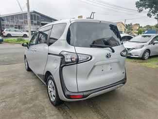 2020 Toyota Sienta - Thumbnail