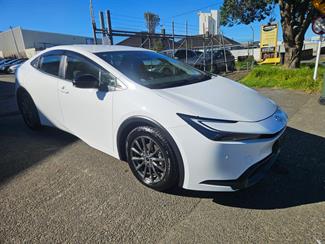 2023 Toyota Prius - Thumbnail