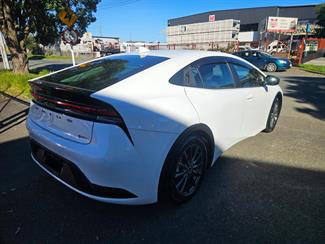 2023 Toyota Prius - Thumbnail