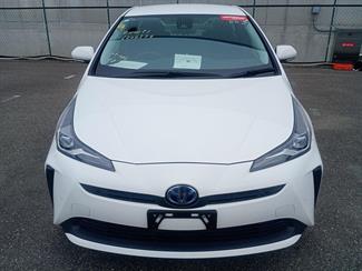 2021 Toyota Prius - Thumbnail