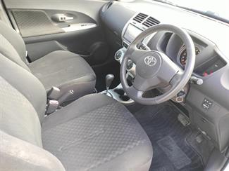 2009 Toyota IST - Thumbnail