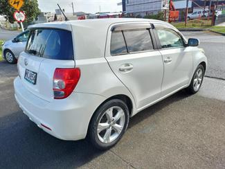 2009 Toyota IST - Thumbnail