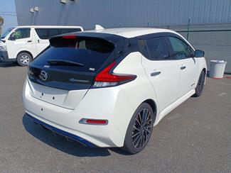 2021 Nissan Leaf - Thumbnail