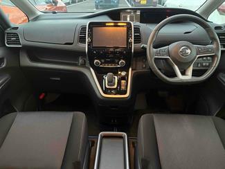 2019 Nissan Serena - Thumbnail