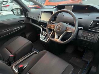 2019 Nissan Serena - Thumbnail