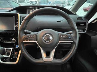 2019 Nissan Serena - Thumbnail