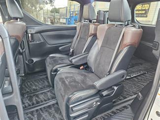 2018 Toyota Alphard - Thumbnail