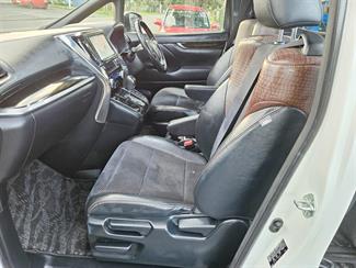 2018 Toyota Alphard - Thumbnail