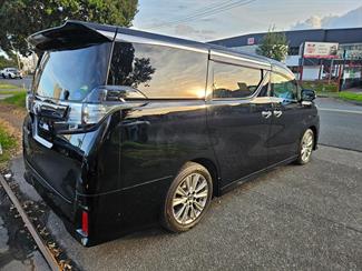 2017 Toyota Vellfire - Thumbnail