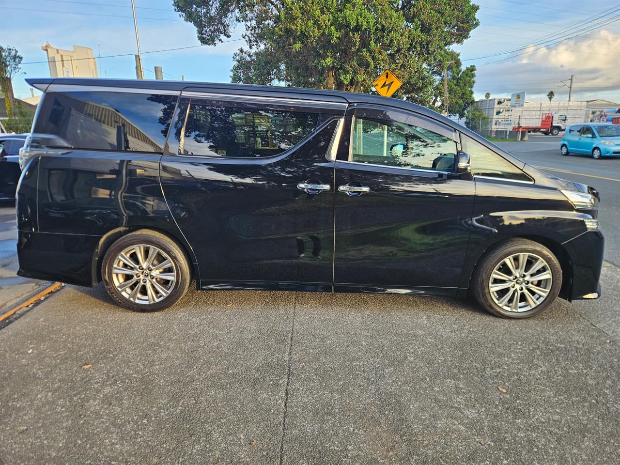 2017 Toyota Vellfire